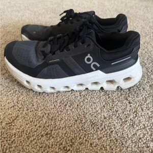 Oncloud Cloud Runner tennis shoes